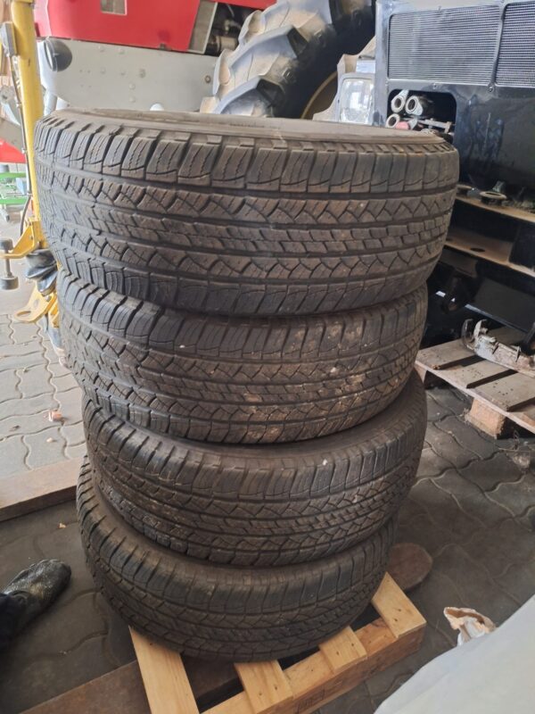 Autoreifen P265/65R17