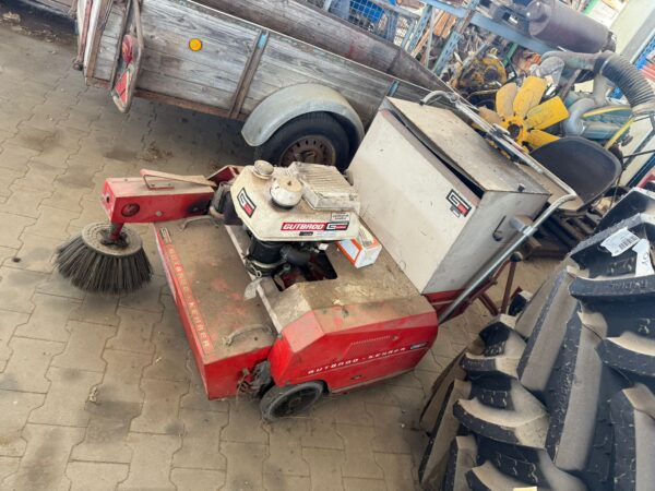 Gutbrod Kehrmaschine