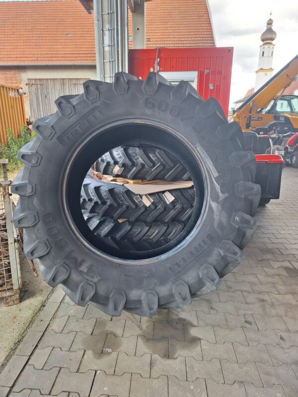 Pirelli Reifen 600/65R38 leicht gebraucht