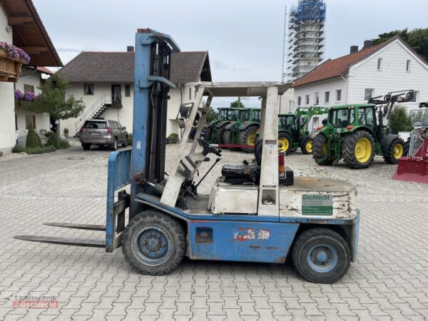Nissan 30 Diesel Gabelstapler
