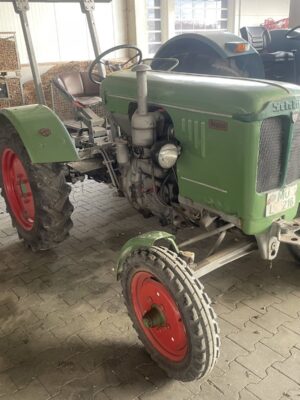 Schlüter SL15b Traktor